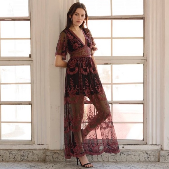 Money Moves Lace Maxi Dress - Picture 5 of 8